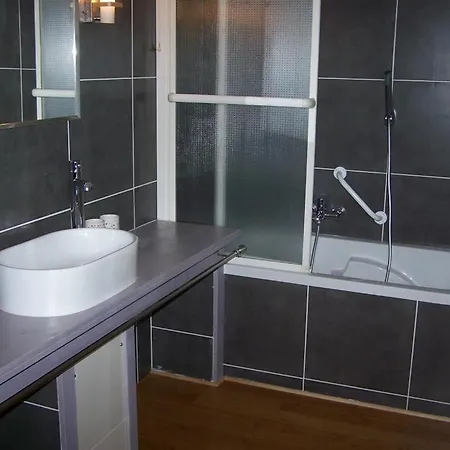 De L'abbaye 酒店 3*