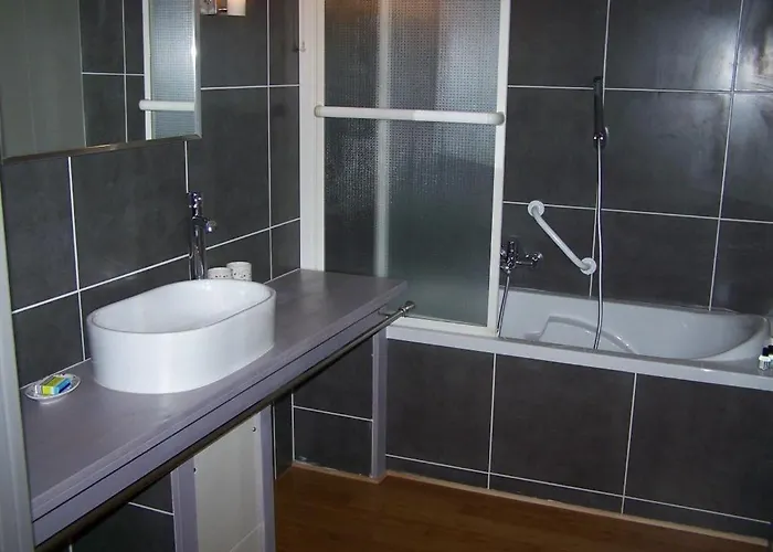 De L'abbaye Hotel 3*